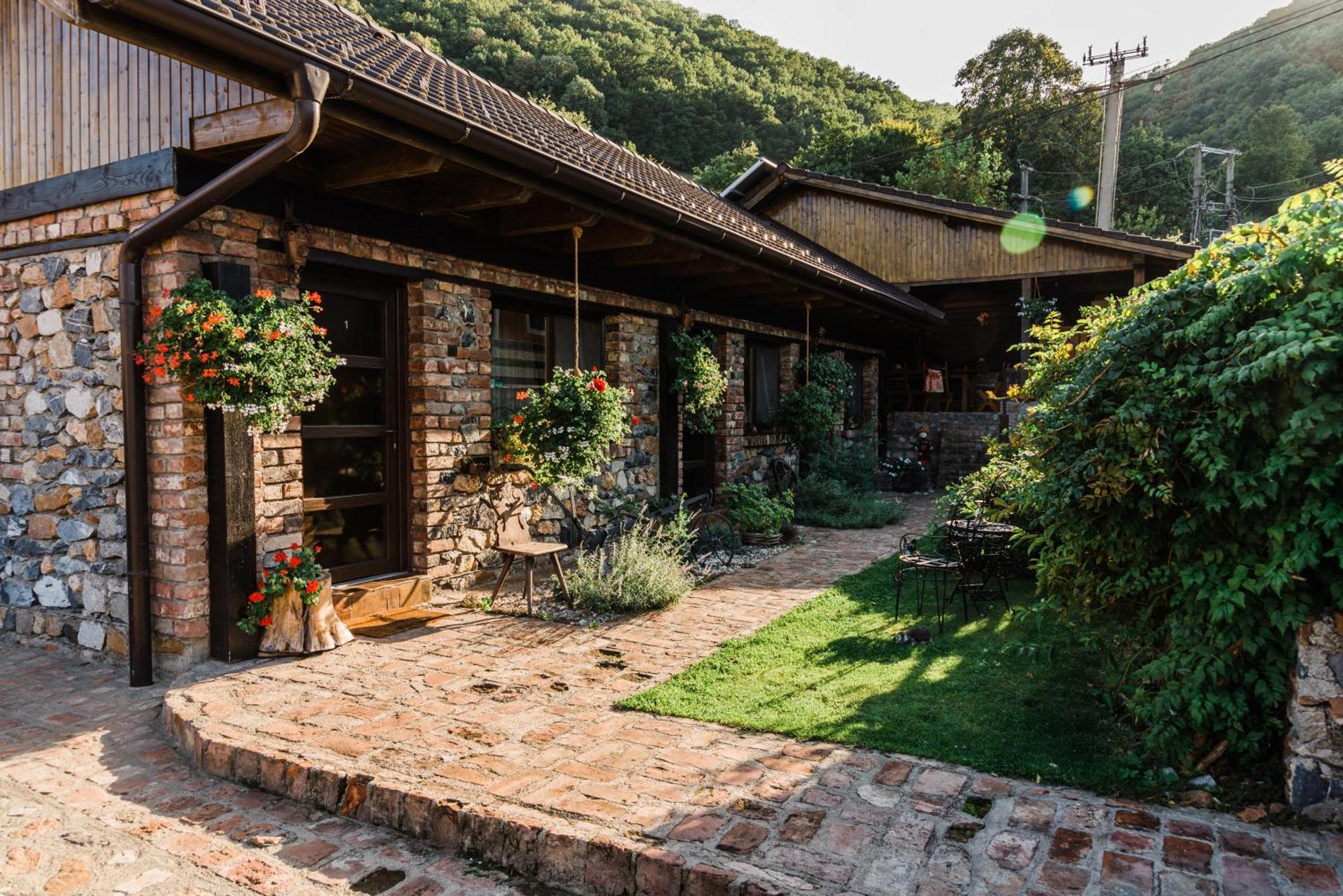 Casa Soseco Hotel Orşova Екстериор снимка